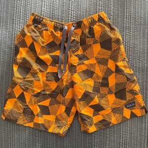 (Like NEW) Patagonia Orange and Black Patterned Fabric